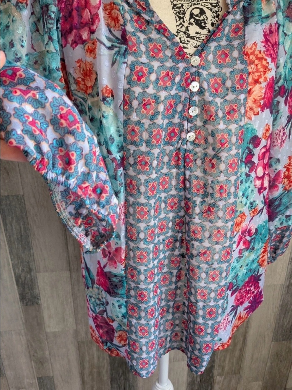Anthropologie Figueroa & Flower Floral V-Neck Blouse Size M - Picture 3 of 10